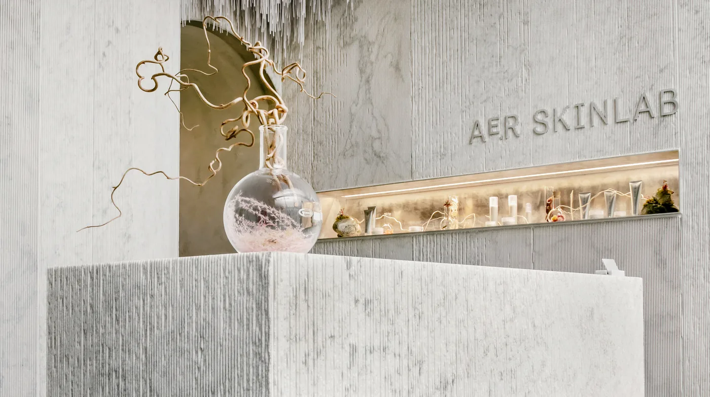 The reception desk at AE.R Skinlab