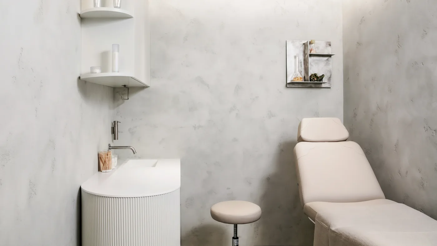 A treatment room at AE.R Skinlab